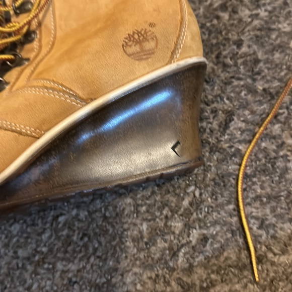 Size 9 timberland wedge boots rare to find - Picture 2 of 5